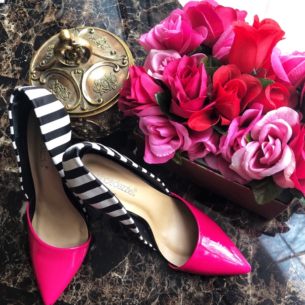 Beautiful Signature Shoedazzle Pumps